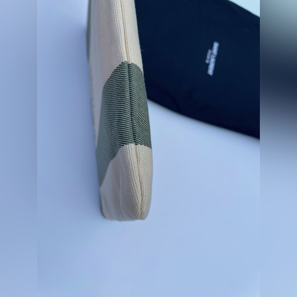 Authentic Saint Laurent handheld clutch bag - Picture 7 of 11